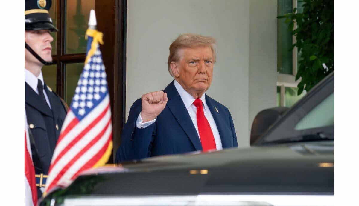 Couverture image montrant l'amende annulée contre Trump