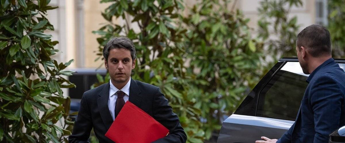 Gabriel Attal présente des mesures contre l’addiction aux écrans