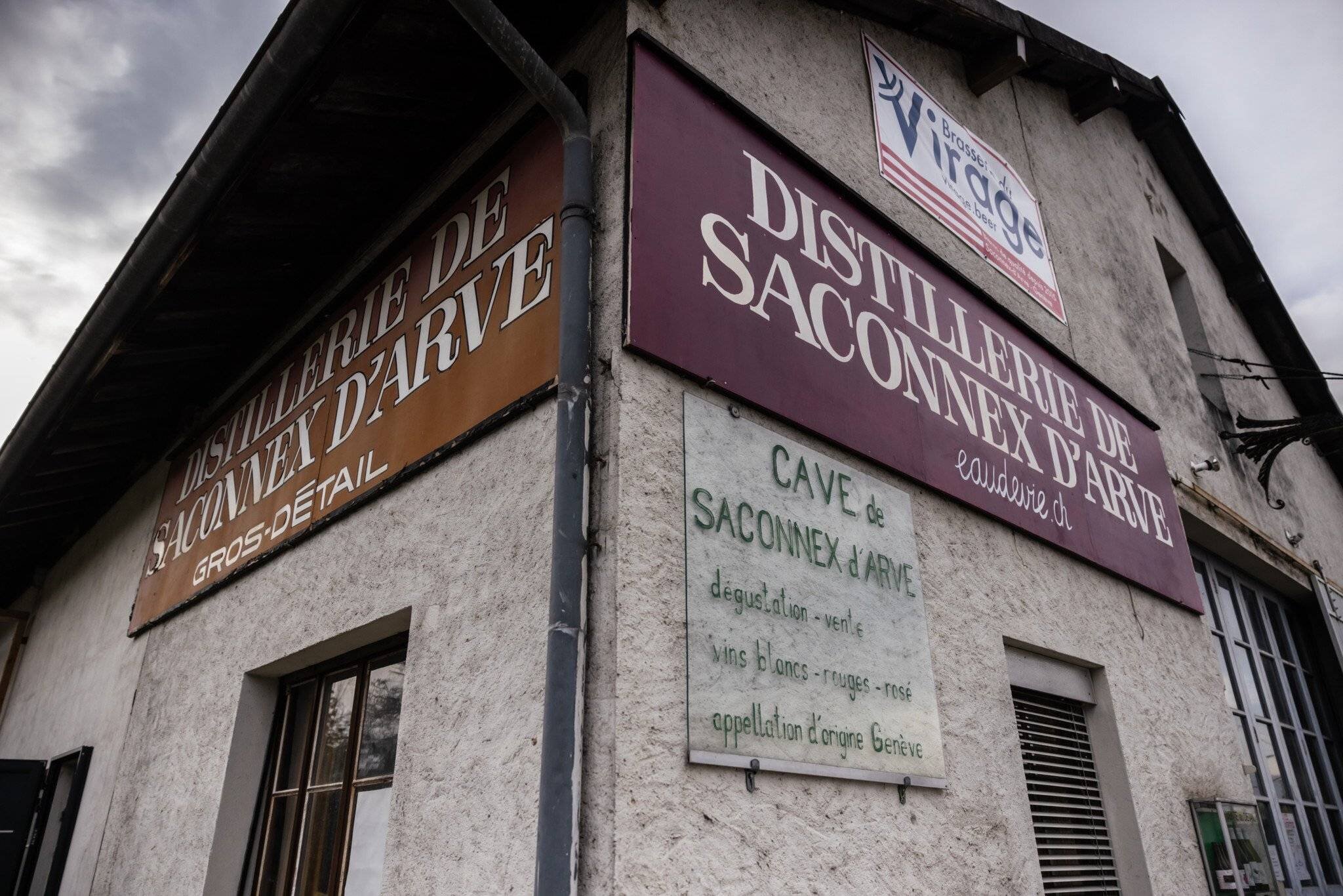 Façade de la distillerie à Saconnex-d’Arve