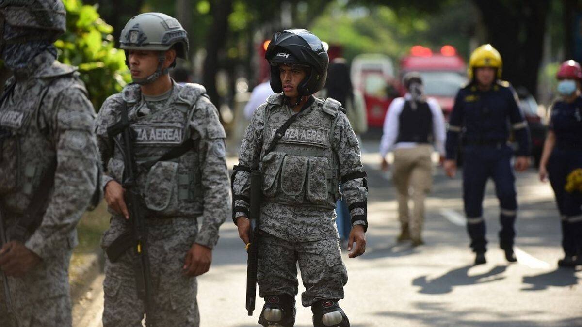 Blessés et débris après l'explosion près de Cali