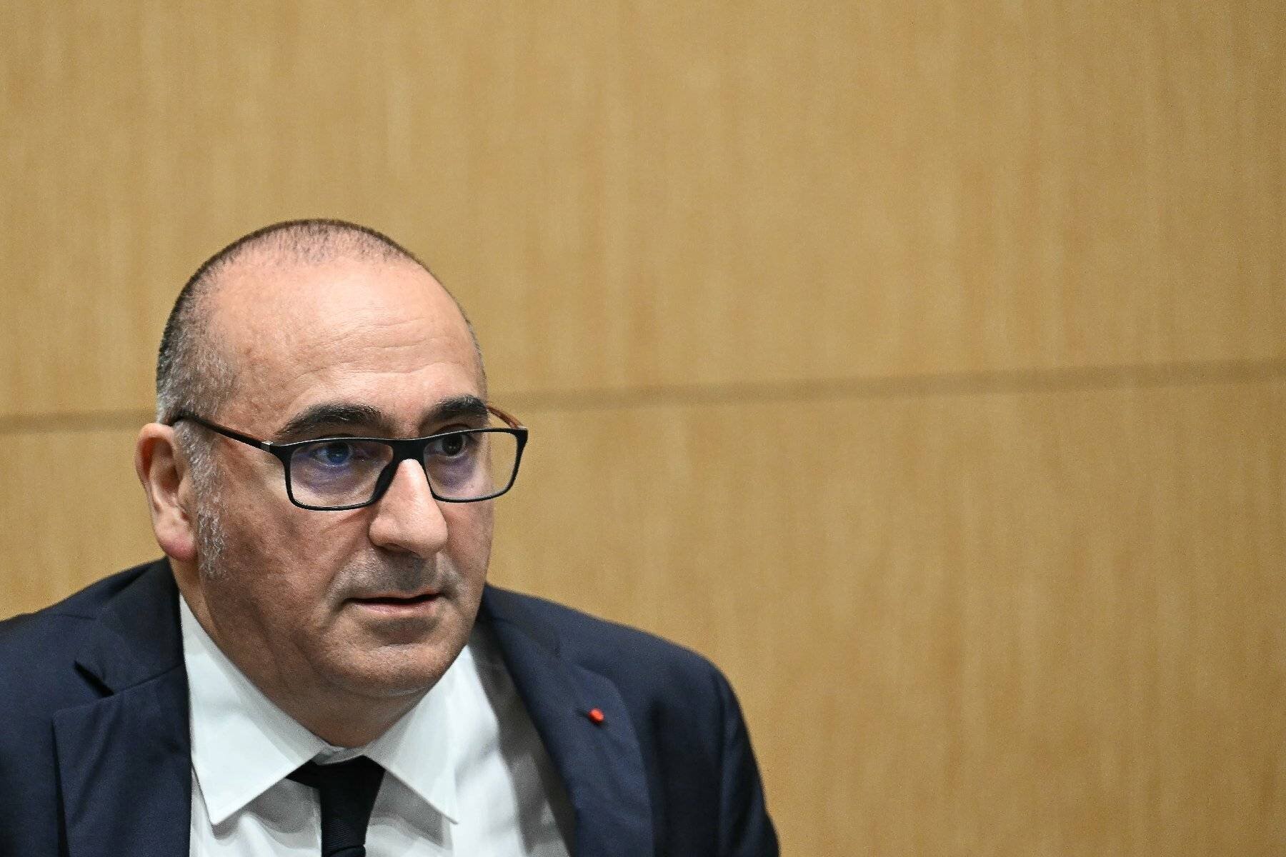 Vue d'un débat impliquant la sécurité et les autorités