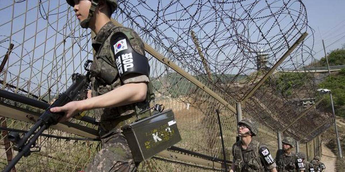 Soldats près de la frontière DMZ