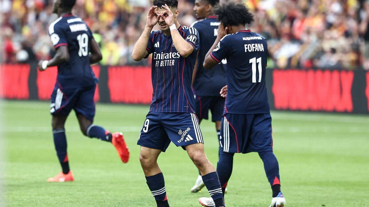 Stade et actions lors du match Lyon-Metz