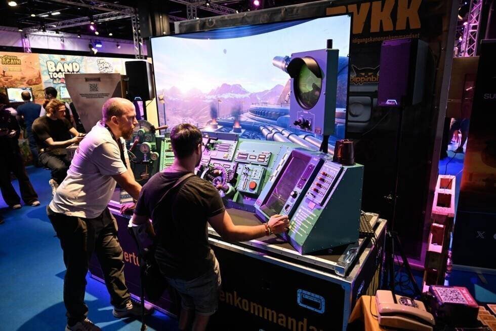 Participants jouant à PVKK salon Gamescom 20 août 2025 image 2