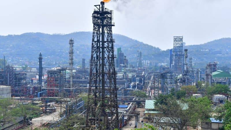 Raffinerie indienne à Guwahati, pétrole russe