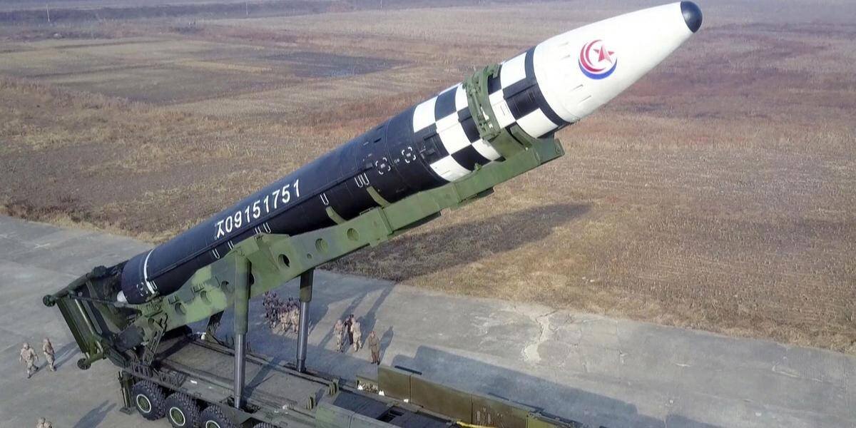 Missiles nord-coréens en vol lors d'un tir