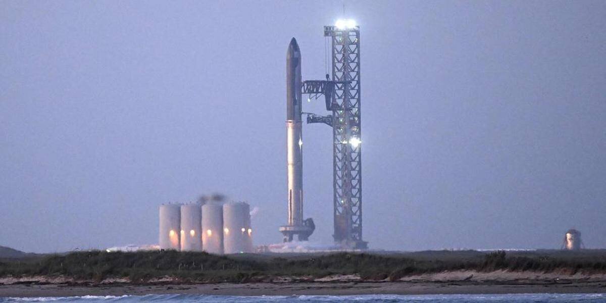 Vue d’une mégafusée Starship lors d’un test