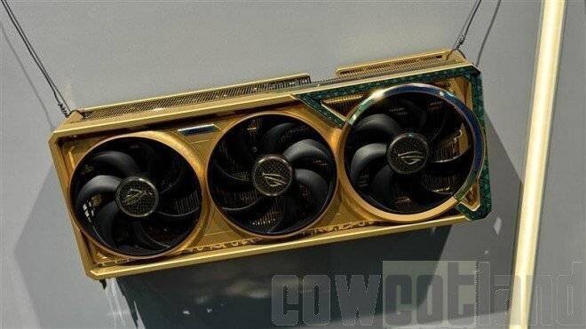 Connecteurs et finition dorée de la carte