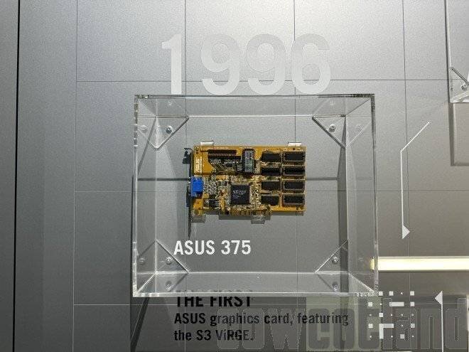 Stand ASUS exposition 30 ans cartes graphiques