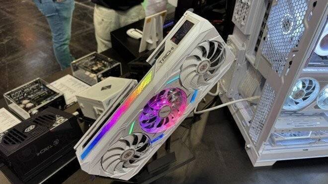 Détail de l'écran intégré sur la carte graphique