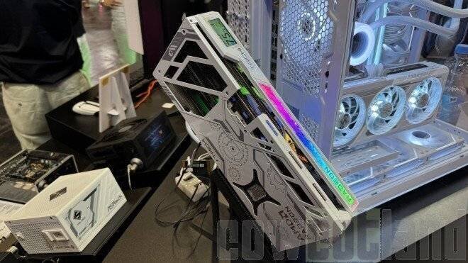 Profil et connectique de l'ASRock Taichi White