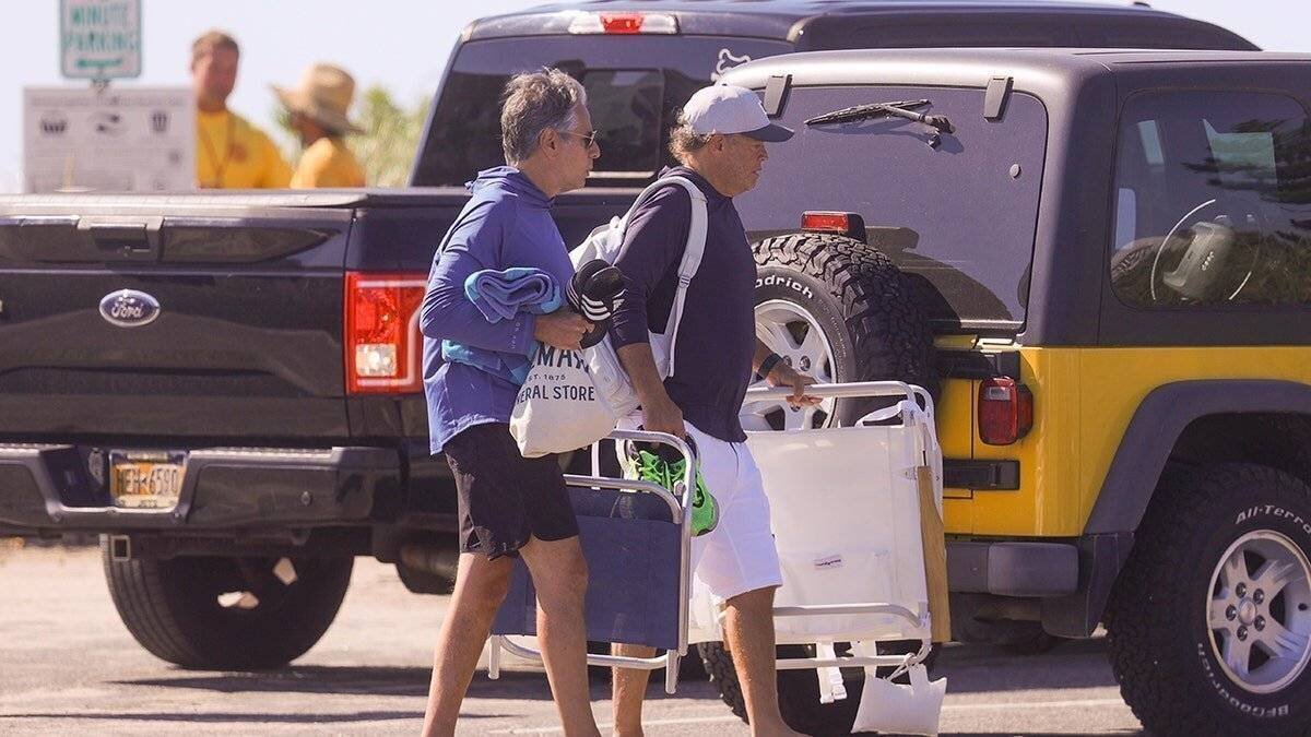 Plage Georgica fermée après la tempête