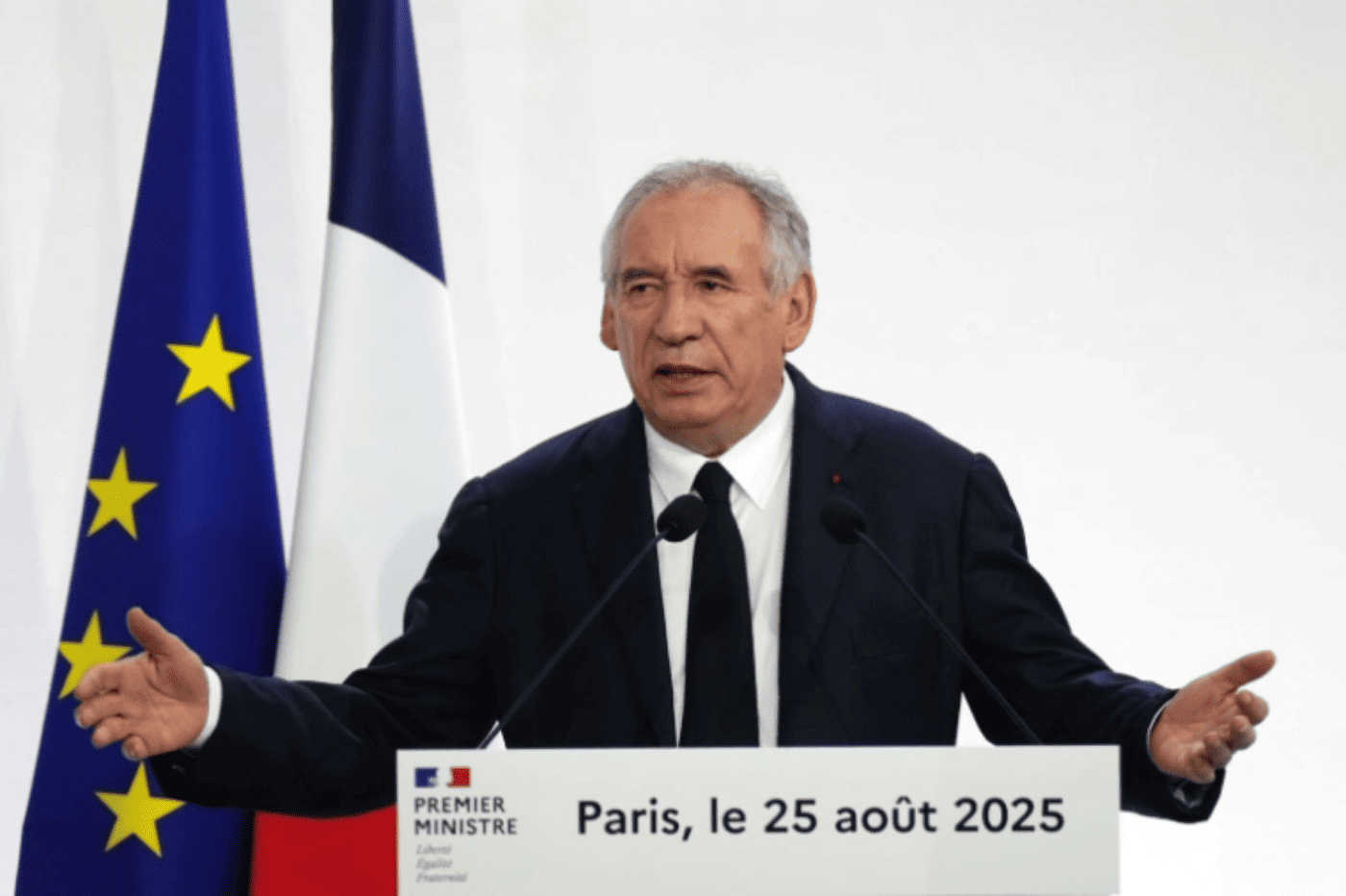 Élus locaux à La Réunion réagissant à l'annonce