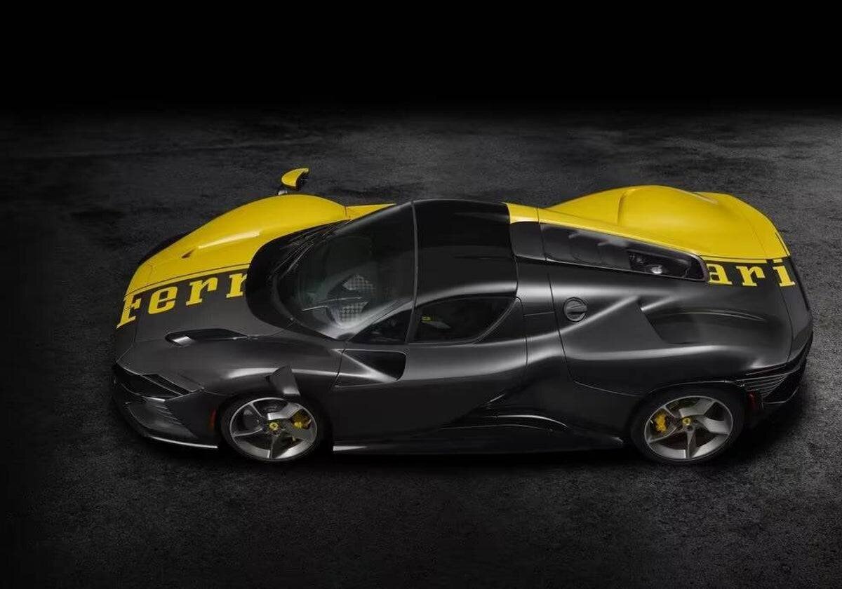 Ferrari Daytona SP3 vue extérieure Giallo Modena