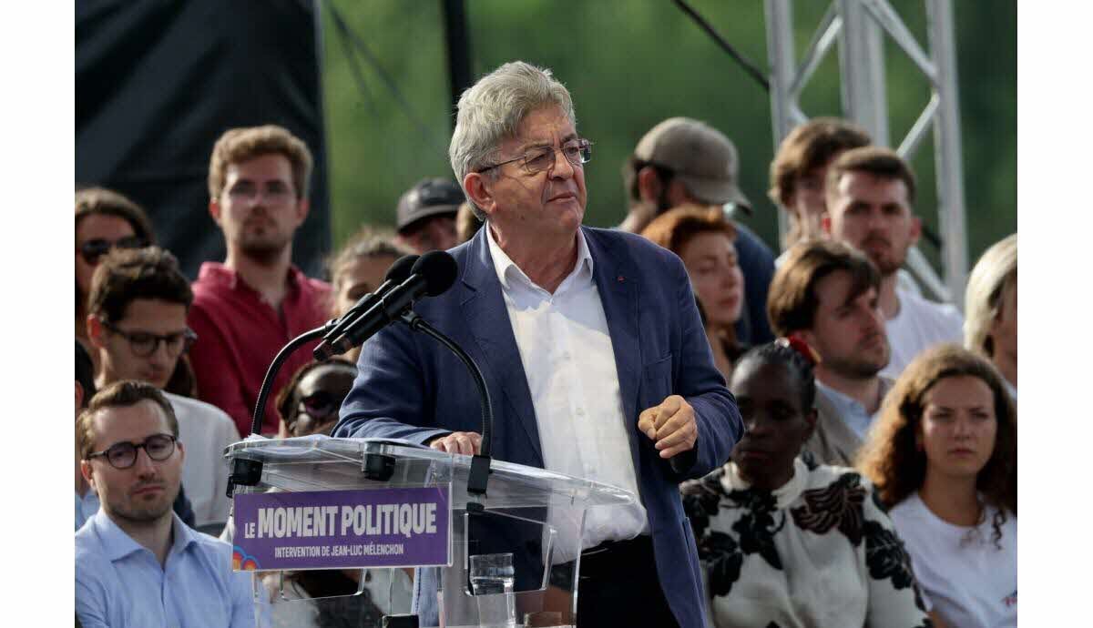 Mélenchon et Macron dans le débat public