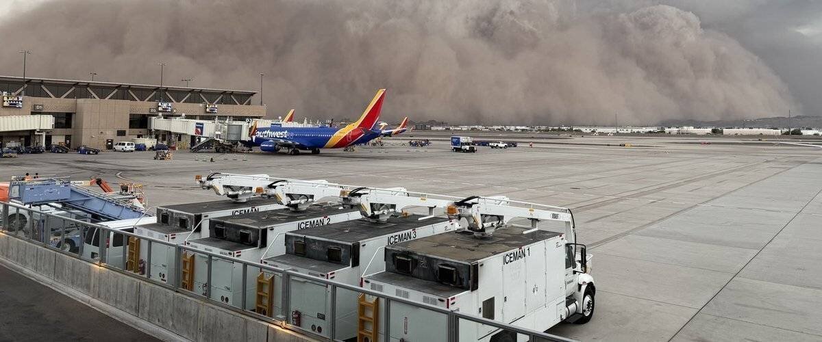 Mur de poussière avançant sur Phoenix, Arizona