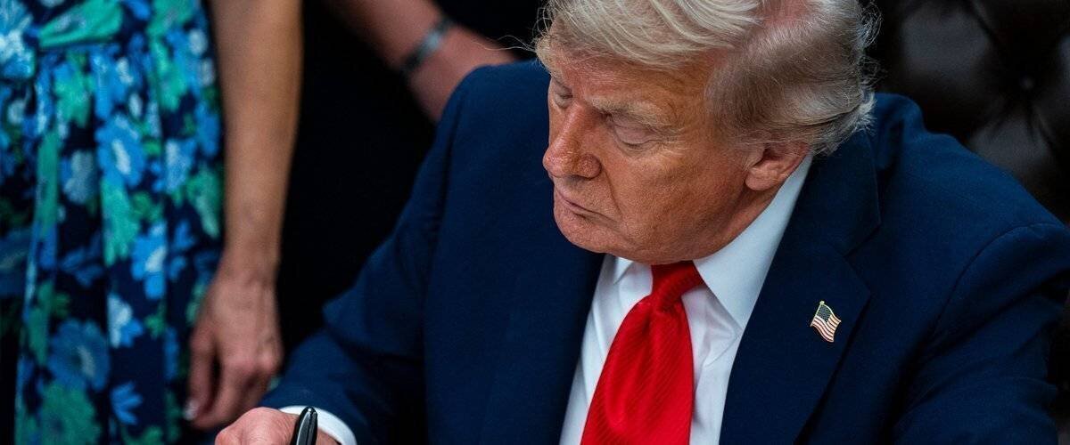 Illustration des débats sur les droits de douane et la tech