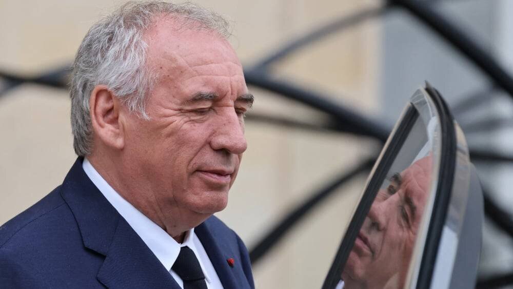 Premier ministre François Bayrou lors d'une réunion gouvernementale