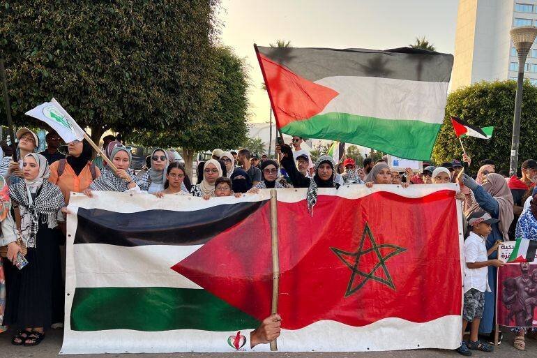 Manifestation au Maroc dénonçant l'assassinat des correspondants d'Al Jazeera