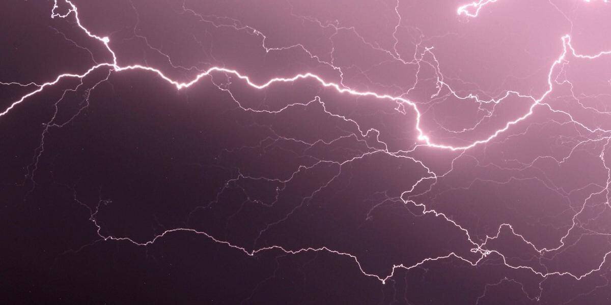 Vue d'un orage sur le Var et les Bouches-du-Rhône