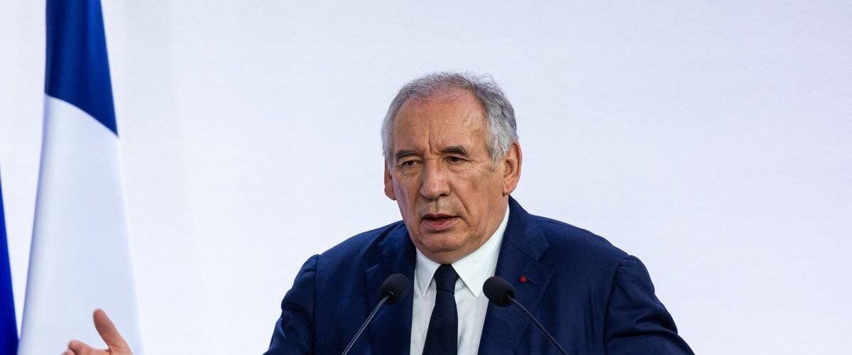 Bayrou lors d’un discours devant le Medef