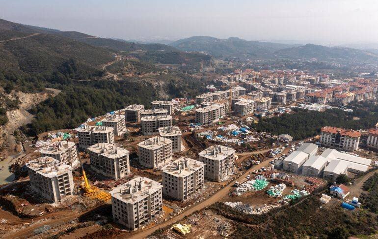 Nouveaux bâtiments résidentiels construits pour les sinistrés du séisme en Turquie