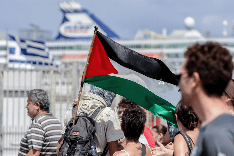 Manifestation au port d'Héraklion contre un navire israélien