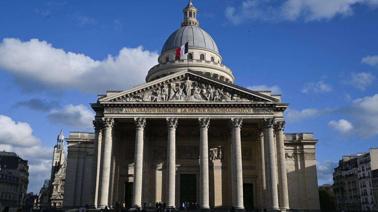 Pantheon illustration montrant le débat sur la devise