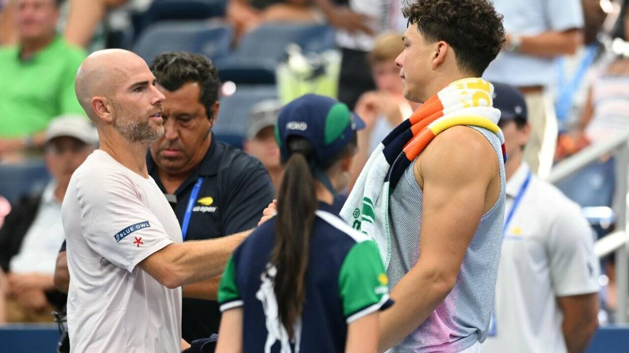 Ben Shelton et Adrian Mannarino sur le court