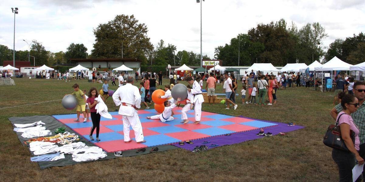 Stade de Rugby à Jurançon pour le forum des associations