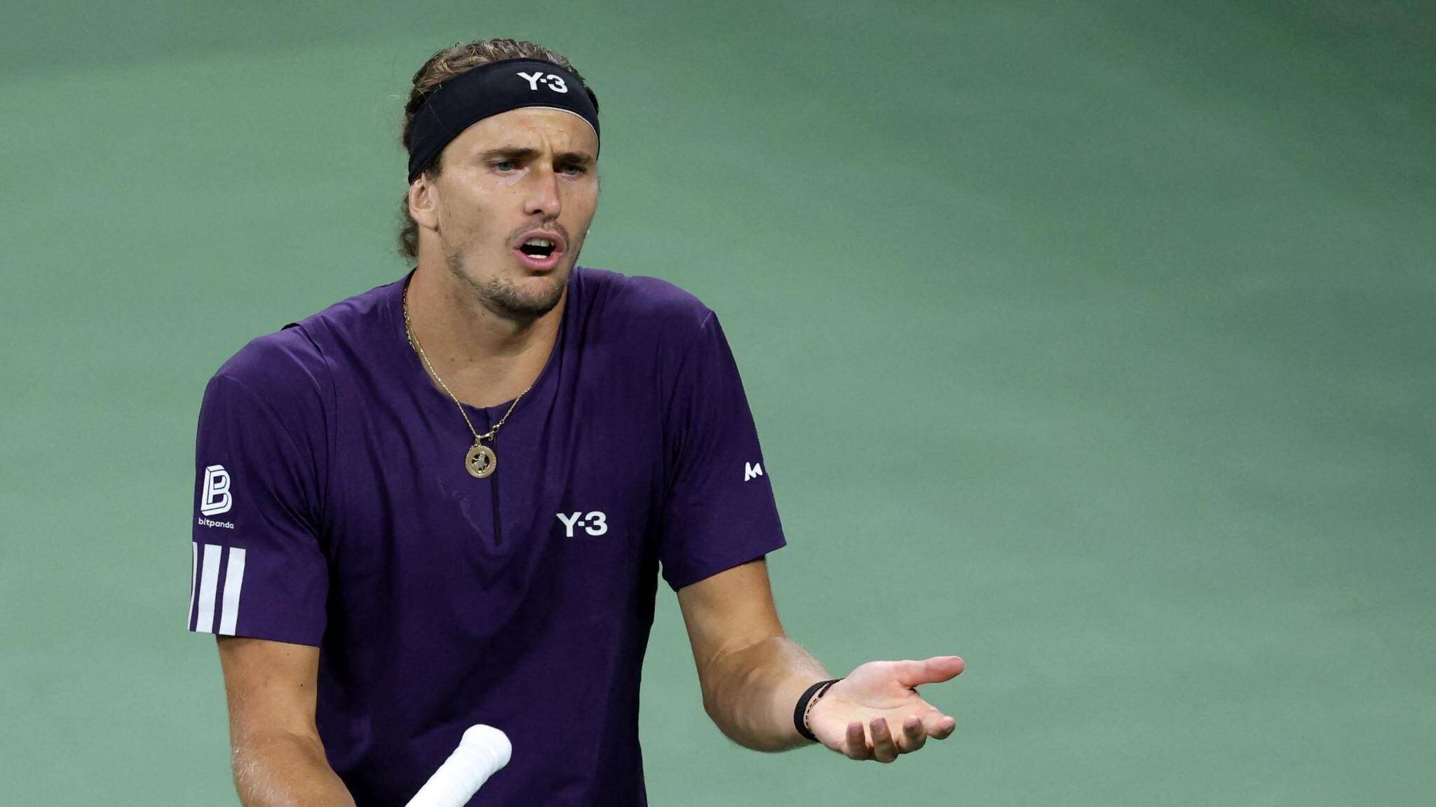 Alexander Zverev manifestant sa frustration sur le court