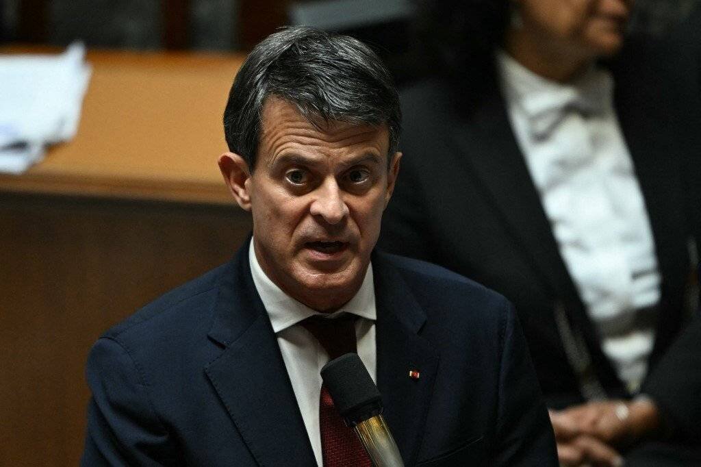 Manuel Valls appelant à éviter un suicide collectif