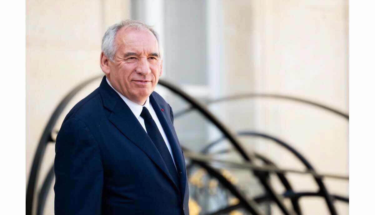 FranALSEois Bayrou lors de la polALSEmique sur le coût des travaux du bureau  e0 Pau