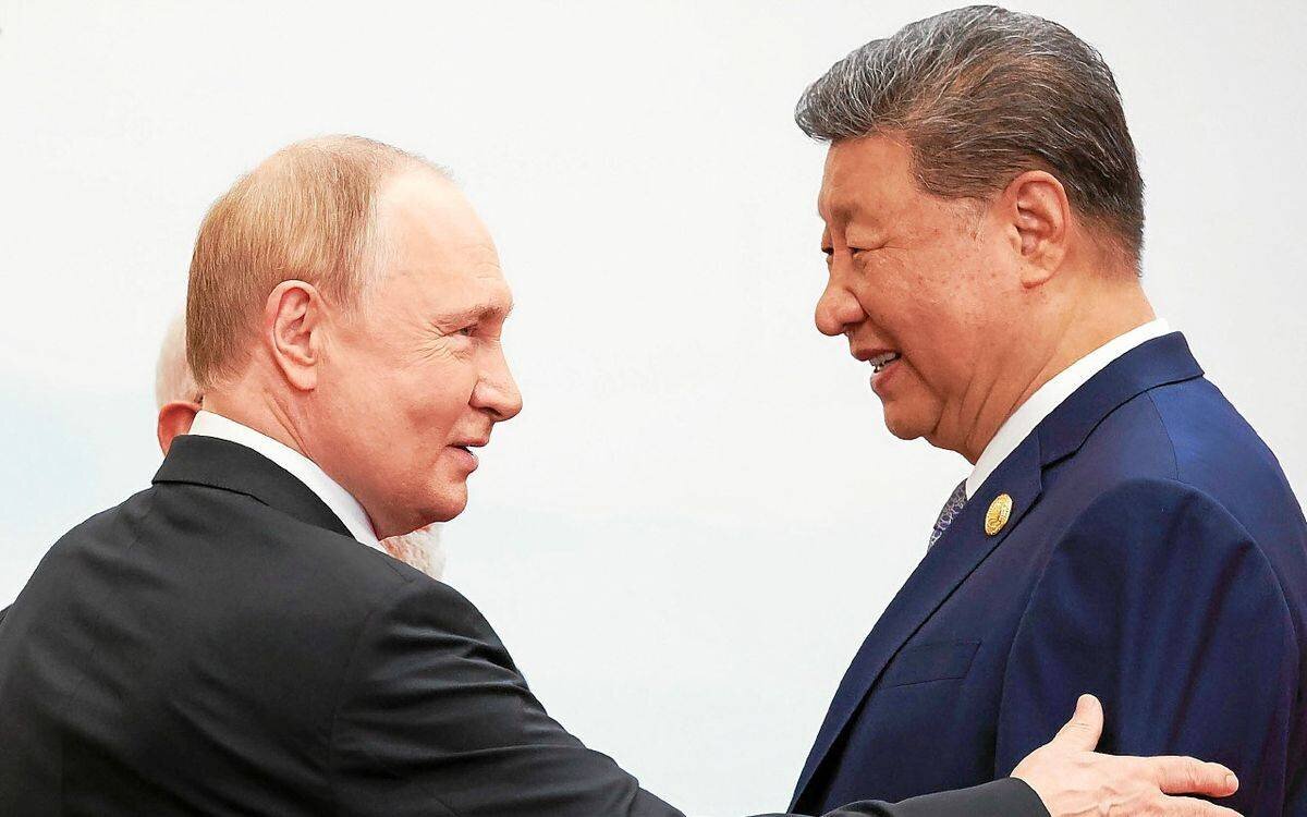 Poutine et Modi au sommet OCS Tianjin