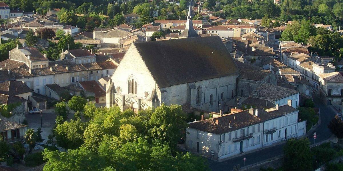 Abbaye Notre-Dame de Guîtres en restauration