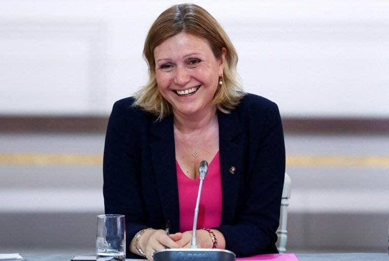 Photo illustrant Yaël Braun-Pivet lors d'une intervention