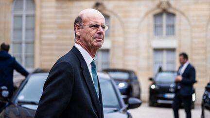 Éric Lombard à la sortie de l'Élysée, avril 2025