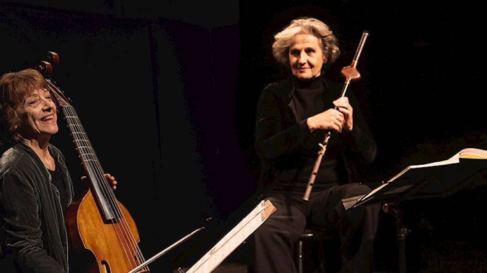 Viole de gambe et flûtes kaval sur scène