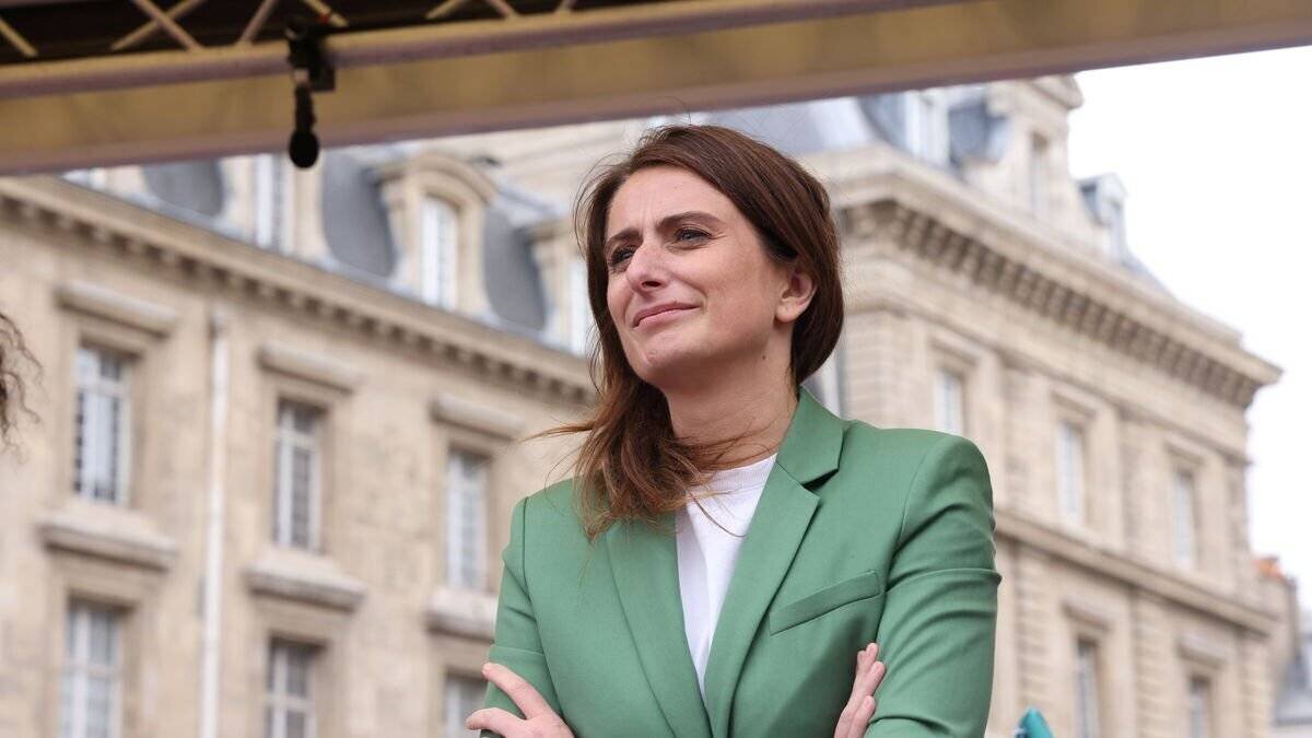 Marine Tondelier lors d'une intervention politique