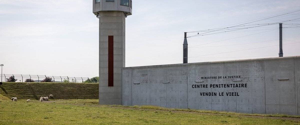 Vue du centre pénitentiaire de Vendin-le-Vieil