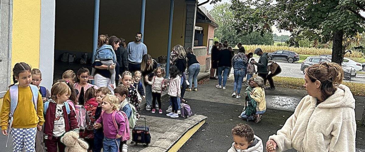 Rentrée scolaire dans le village de Pujo–Saint-Lézer