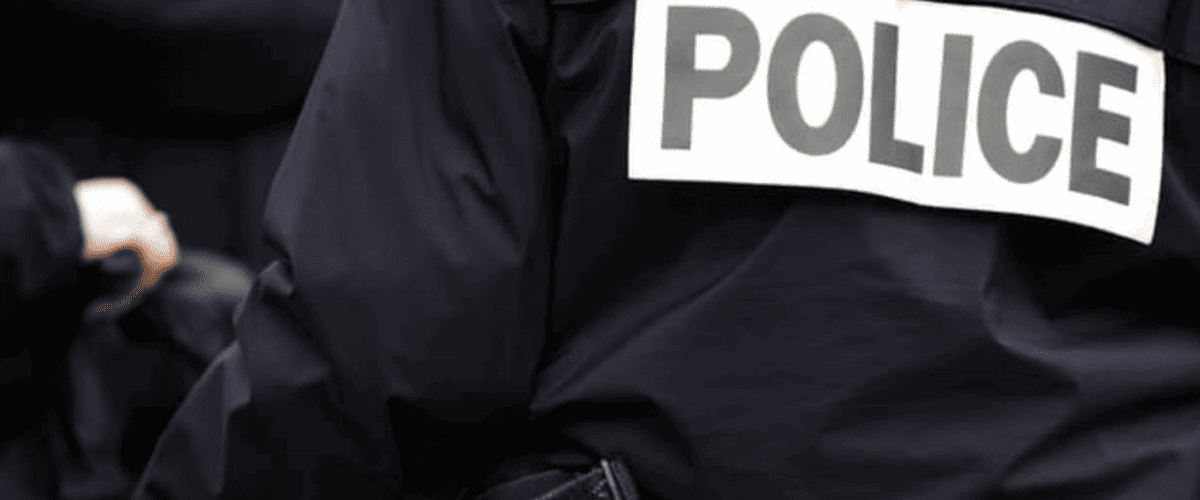 Patrouille de police près du lieu de l’attaque à Marseille