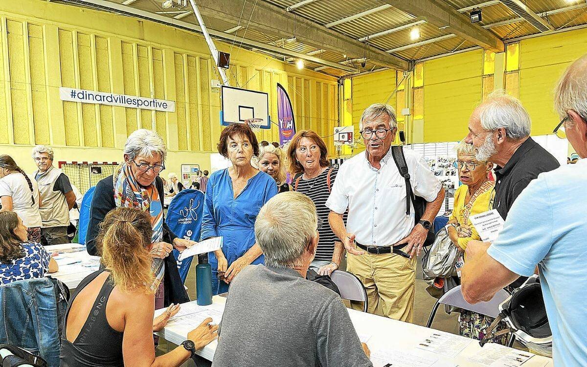 Démonstrations des associations à Dinard