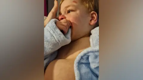 Ivan à l'hôpital avec l'abdomen distendu