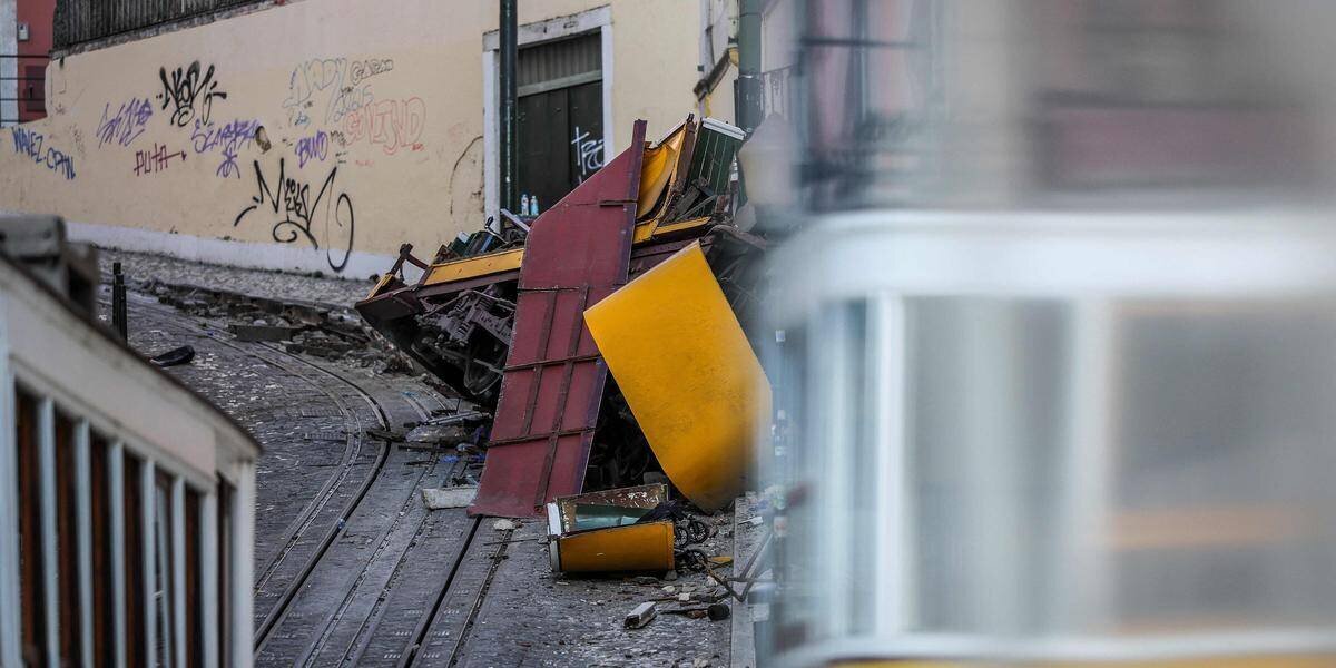 Vue panoramique du déraillement du funiculaire à Lisbonne
