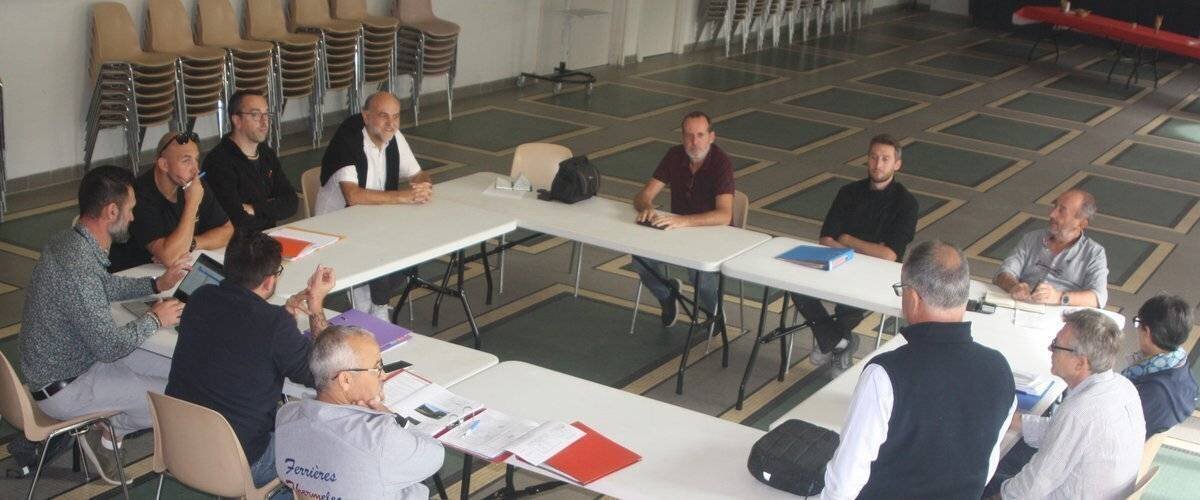Chantier centre-bourg à Larrazet