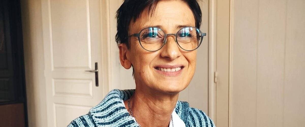 Agn e8s Chabrillanges lors d b4un entretien agricole dans le Gers