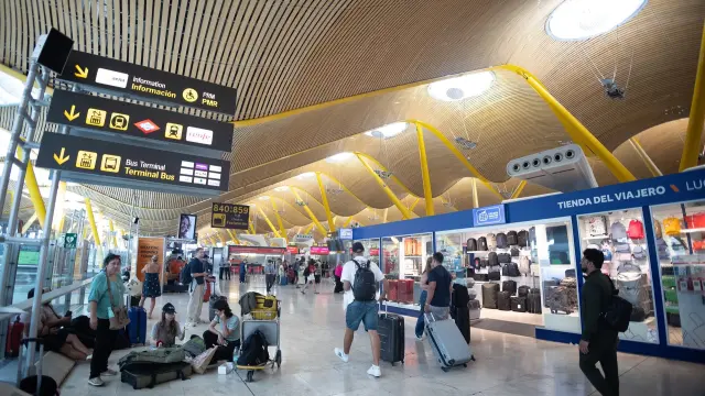 Avion Wizz Air et Iberia Express en Canaries