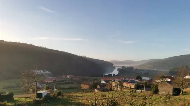 Aldea de Lires et plage en Galice