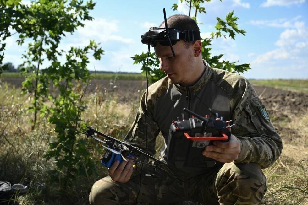 Pilote de drone ukrainien sur le terrain